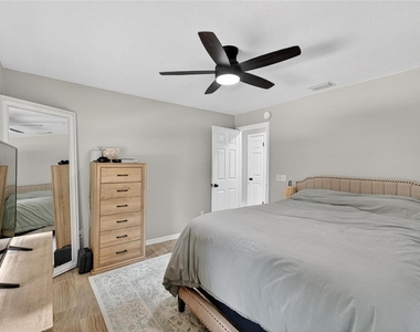 5502 Peach Avenue - Photo Thumbnail 28