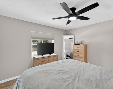 5502 Peach Avenue - Photo Thumbnail 29