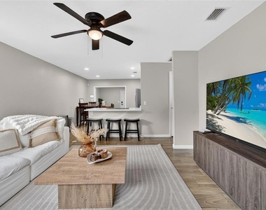 5502 Peach Avenue - Photo Thumbnail 13