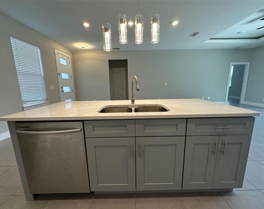 207 Begonia Lane - Photo Thumbnail 7