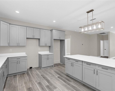 555 Gagnon Street Se - Photo Thumbnail 2