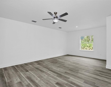 555 Gagnon Street Se - Photo Thumbnail 5