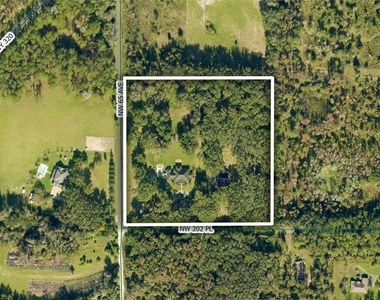 6425 Nw 202nd Place - Photo Thumbnail 2