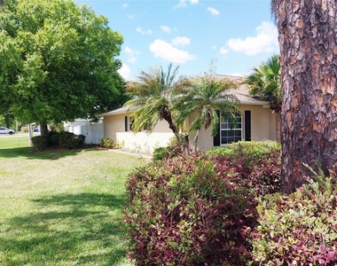 4031 Santa Barbara Drive - Photo Thumbnail 3