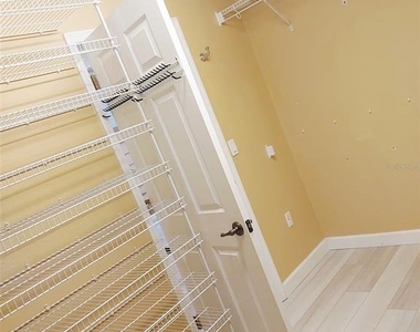 4031 Santa Barbara Drive - Photo Thumbnail 19