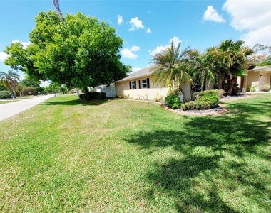 4031 Santa Barbara Drive - Photo Thumbnail 6