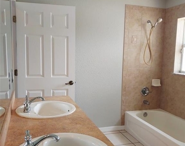 4031 Santa Barbara Drive - Photo Thumbnail 30