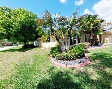 4031 Santa Barbara Drive - Photo Thumbnail 9