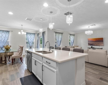 3211 Turret Drive - Photo Thumbnail 8