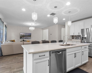 3211 Turret Drive - Photo Thumbnail 7
