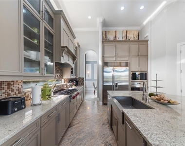 4326 Isabella Circle - Photo Thumbnail 2