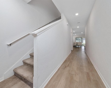 18 Polermo Avenue - Photo Thumbnail 8