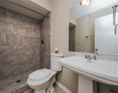 211 Cobalt Drive - Photo Thumbnail 9