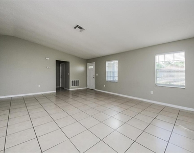 211 Cobalt Drive - Photo Thumbnail 2