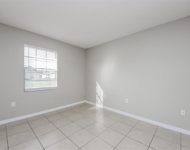 211 Cobalt Drive - Photo Thumbnail 10