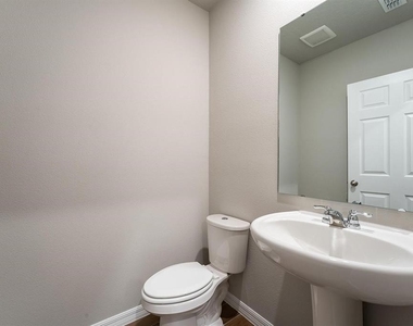 5252 Sanders Oak Trail - Photo Thumbnail 10