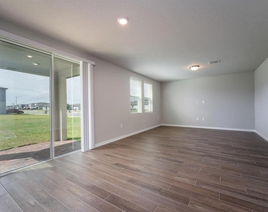 5252 Sanders Oak Trail - Photo Thumbnail 9