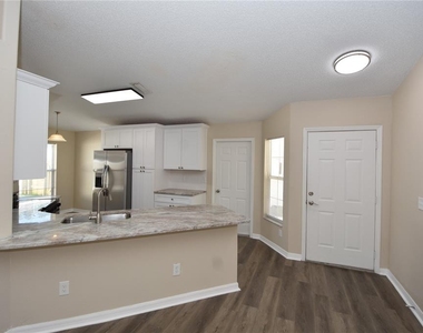 6 Seckel Court - Photo Thumbnail 3
