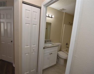 6 Seckel Court - Photo Thumbnail 12