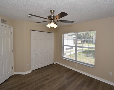6 Seckel Court - Photo Thumbnail 10