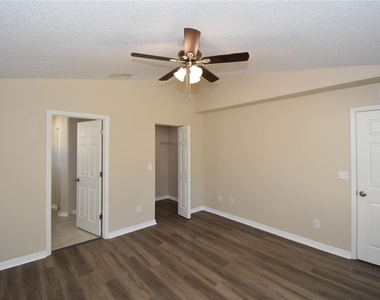 6 Seckel Court - Photo Thumbnail 27