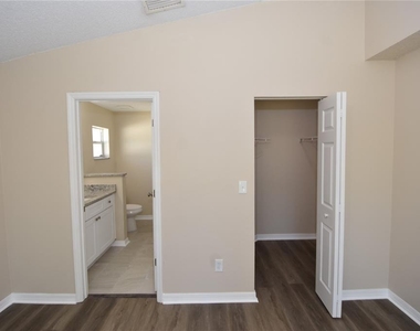 6 Seckel Court - Photo Thumbnail 29
