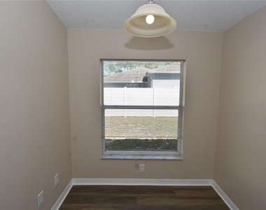 6 Seckel Court - Photo Thumbnail 8