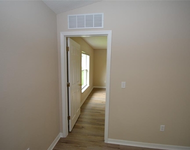 20 Wheeler Lane - Photo Thumbnail 14