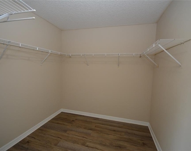 20 Wheeler Lane - Photo Thumbnail 18