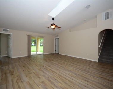 20 Wheeler Lane - Photo Thumbnail 10