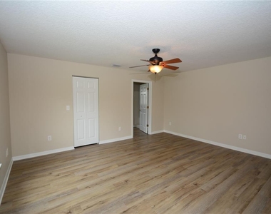 20 Wheeler Lane - Photo Thumbnail 15