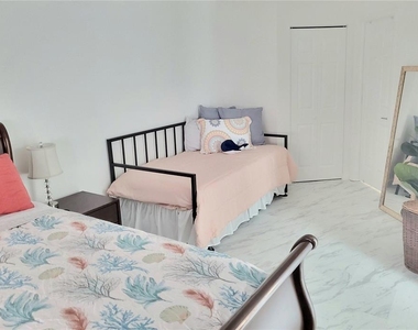 2903 63rd Street W - Photo Thumbnail 11