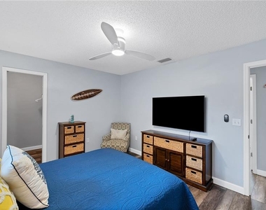 5219 Inverness Drive - Photo Thumbnail 12