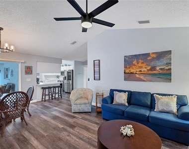 5219 Inverness Drive - Photo Thumbnail 4