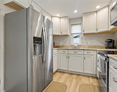 1675 Blakemore Lane - Photo Thumbnail 12