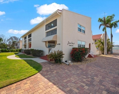 6708 Sarasea Circle - Photo Thumbnail 2