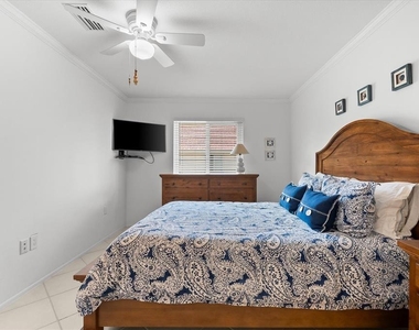 6708 Sarasea Circle - Photo Thumbnail 19