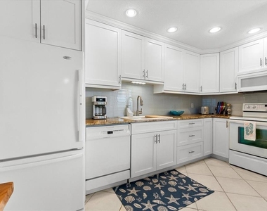 6708 Sarasea Circle - Photo Thumbnail 12