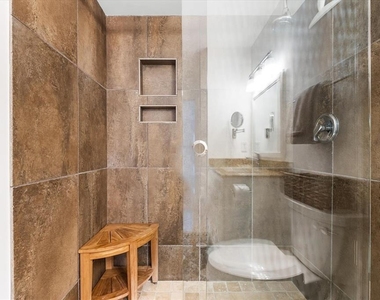 6708 Sarasea Circle - Photo Thumbnail 22
