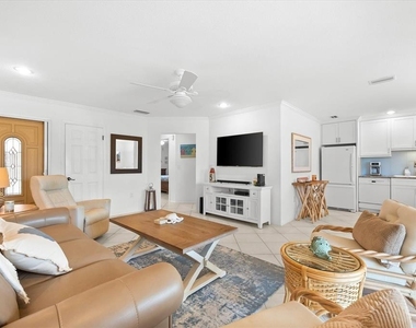 6708 Sarasea Circle - Photo Thumbnail 8