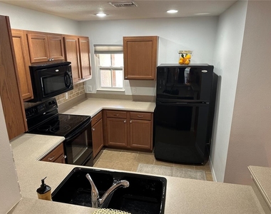 8809 White Sage Loop - Photo Thumbnail 6