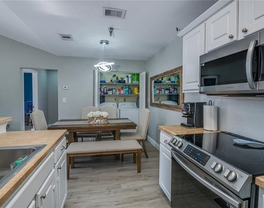 10263 Gandy Boulevard N - Photo Thumbnail 16