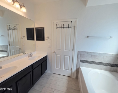 7517 Red Cedar Drive - Photo Thumbnail 9