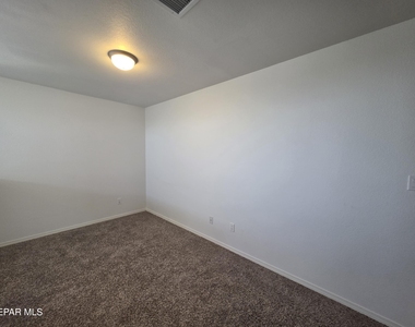7517 Red Cedar Drive - Photo Thumbnail 12