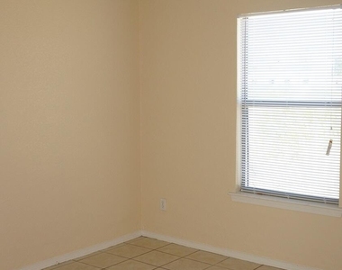 8909 Herbert Street - Photo Thumbnail 11