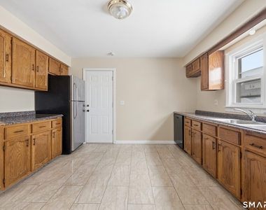 972 Capitol Avenue - Photo Thumbnail 8