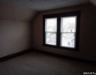 58 Stuyvesant Avenue - Photo Thumbnail 8