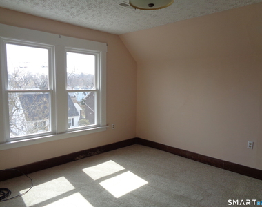 58 Stuyvesant Avenue - Photo Thumbnail 5