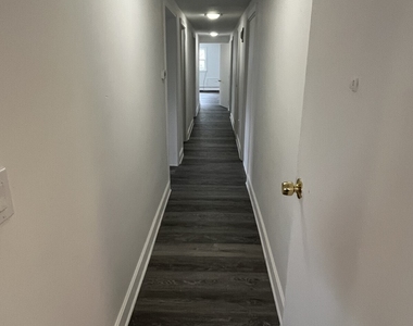 8 Burnham Street - Photo Thumbnail 9