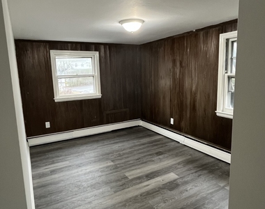 8 Burnham Street - Photo Thumbnail 5